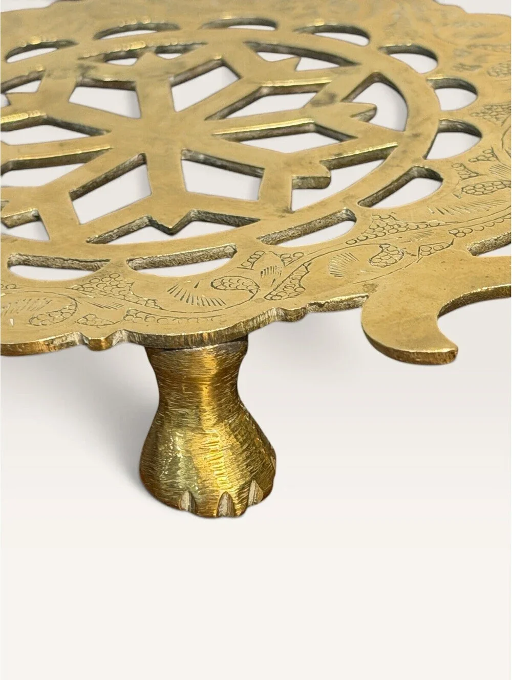 Vintage Brass Anchor Trivet Footed Etched Floral Hot Plate Nautical Decor 8”